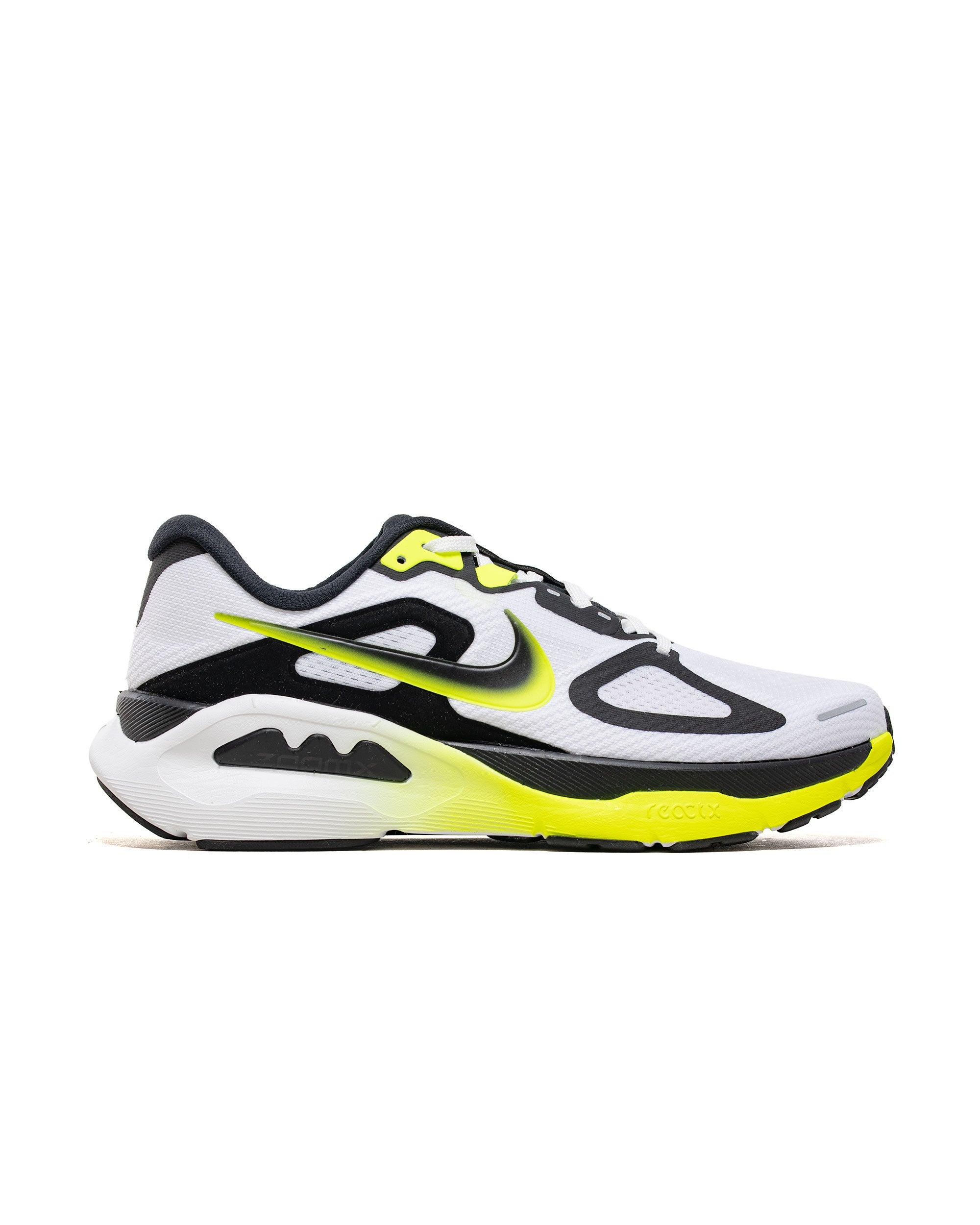 Structure Plus Black/White/Volt
