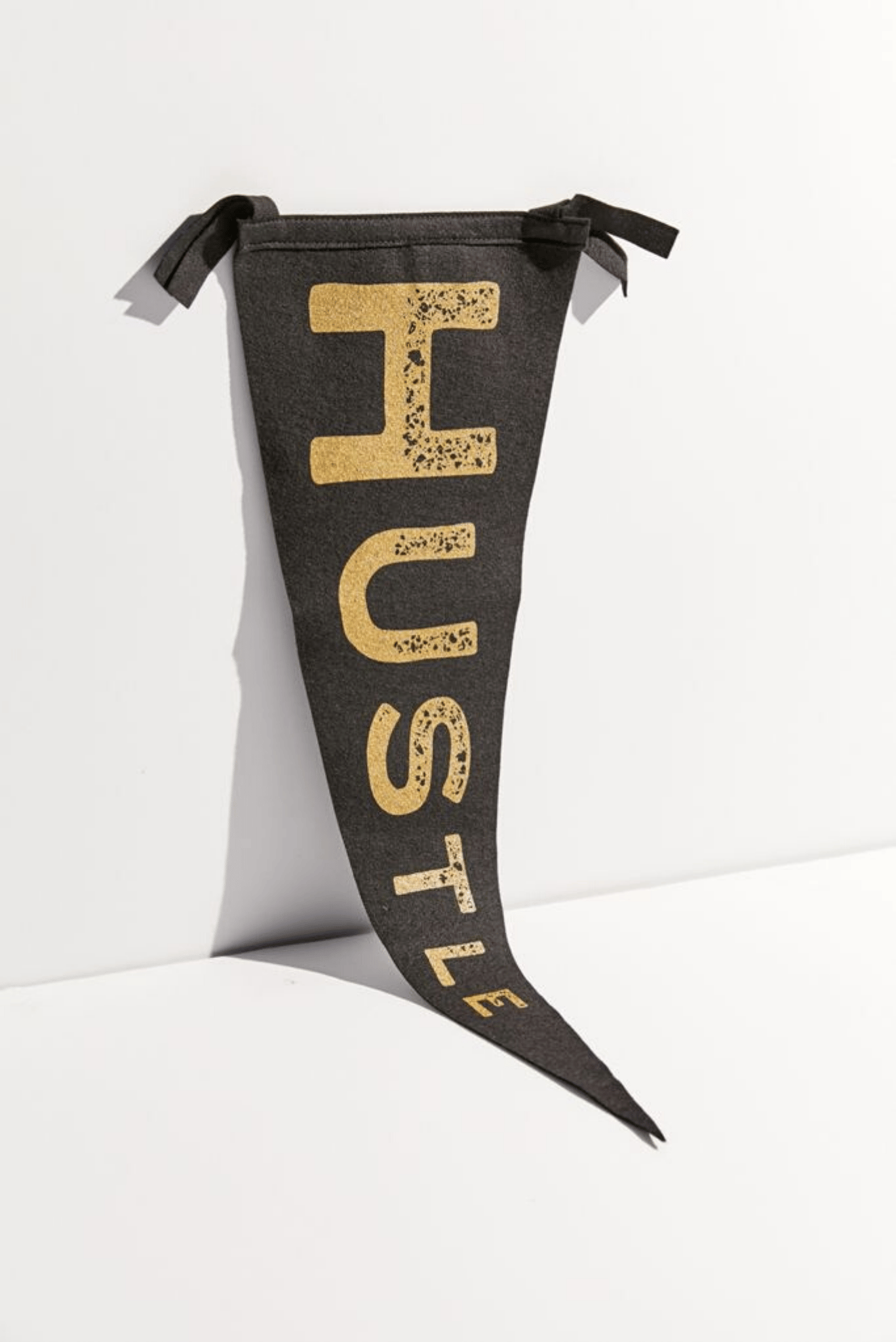 Oxford Pennant Hustle Pennant | Neuarmy X Oxford Pennant