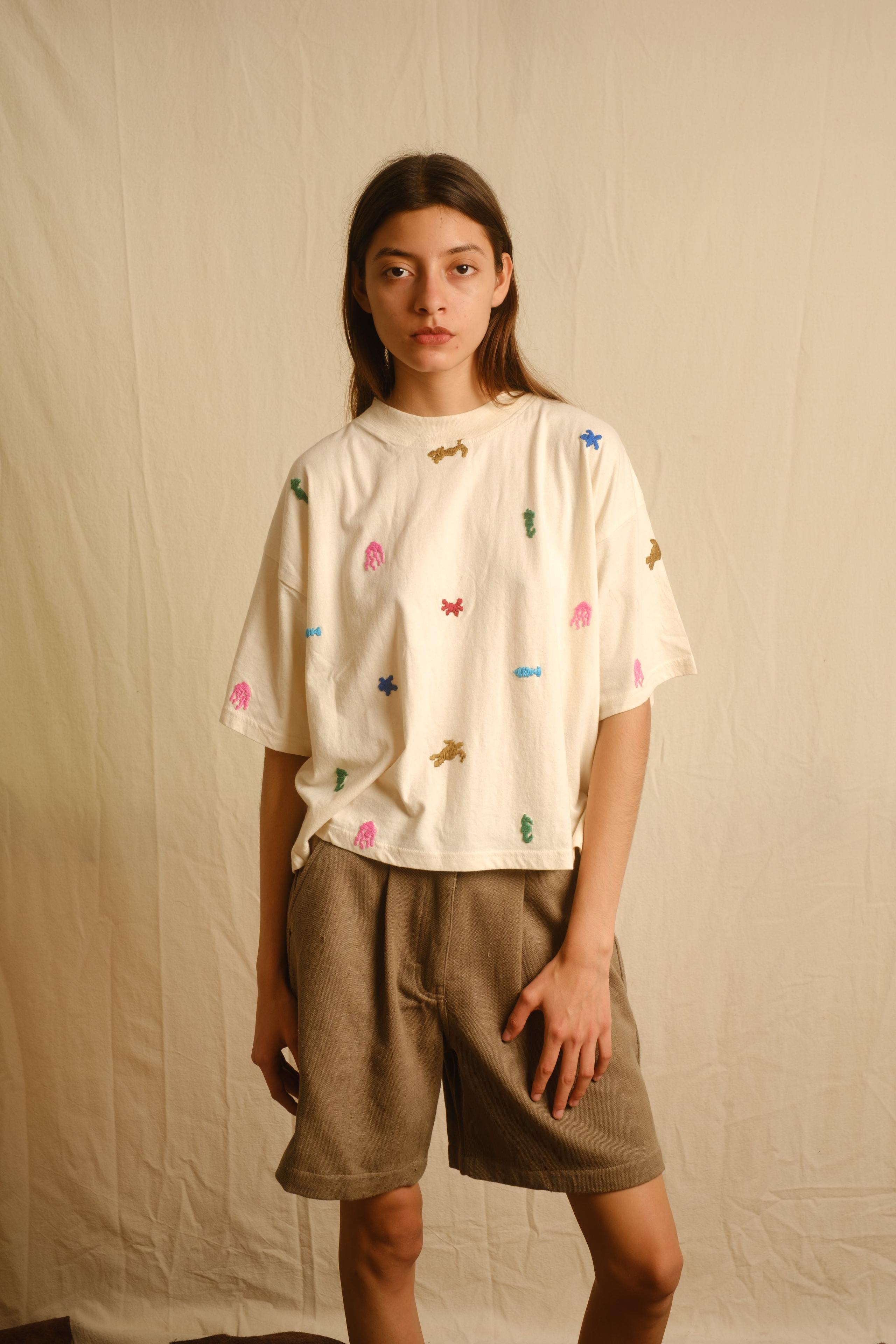 KAVI TEE - KNIT EMBROIDERY COASTAL EMB