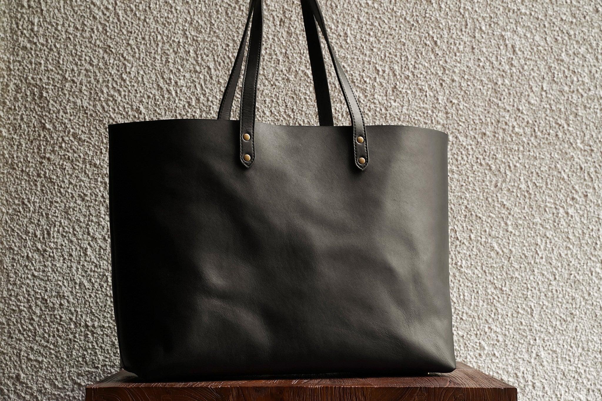 Wide Tote/Black - 3 Weeks Preorder