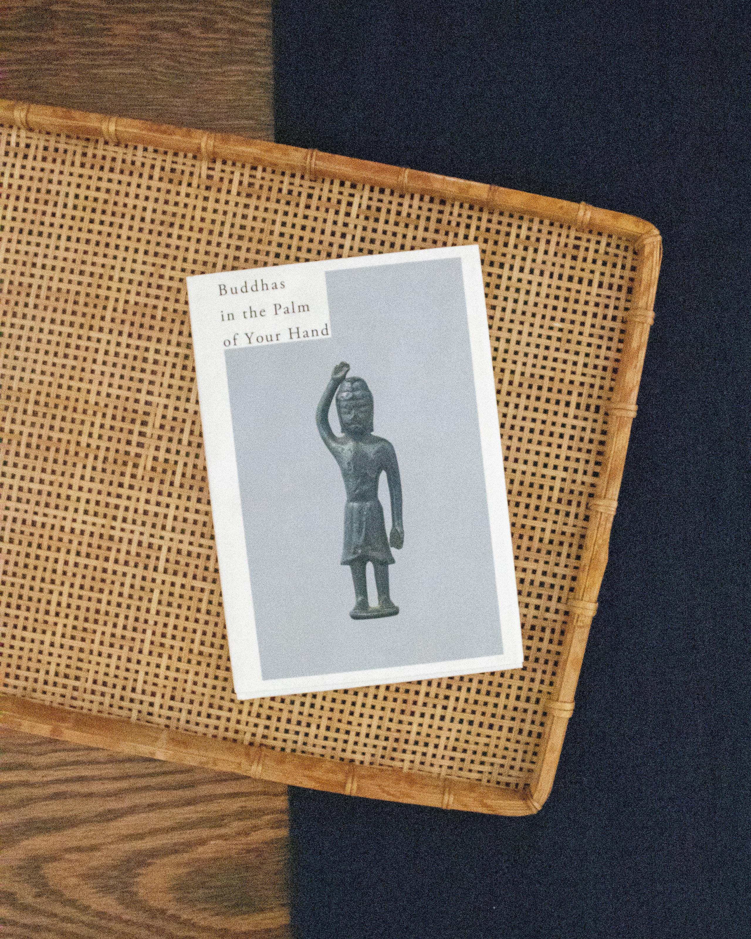 ENG/JPN: Buddhas in the Palm of Your Hand