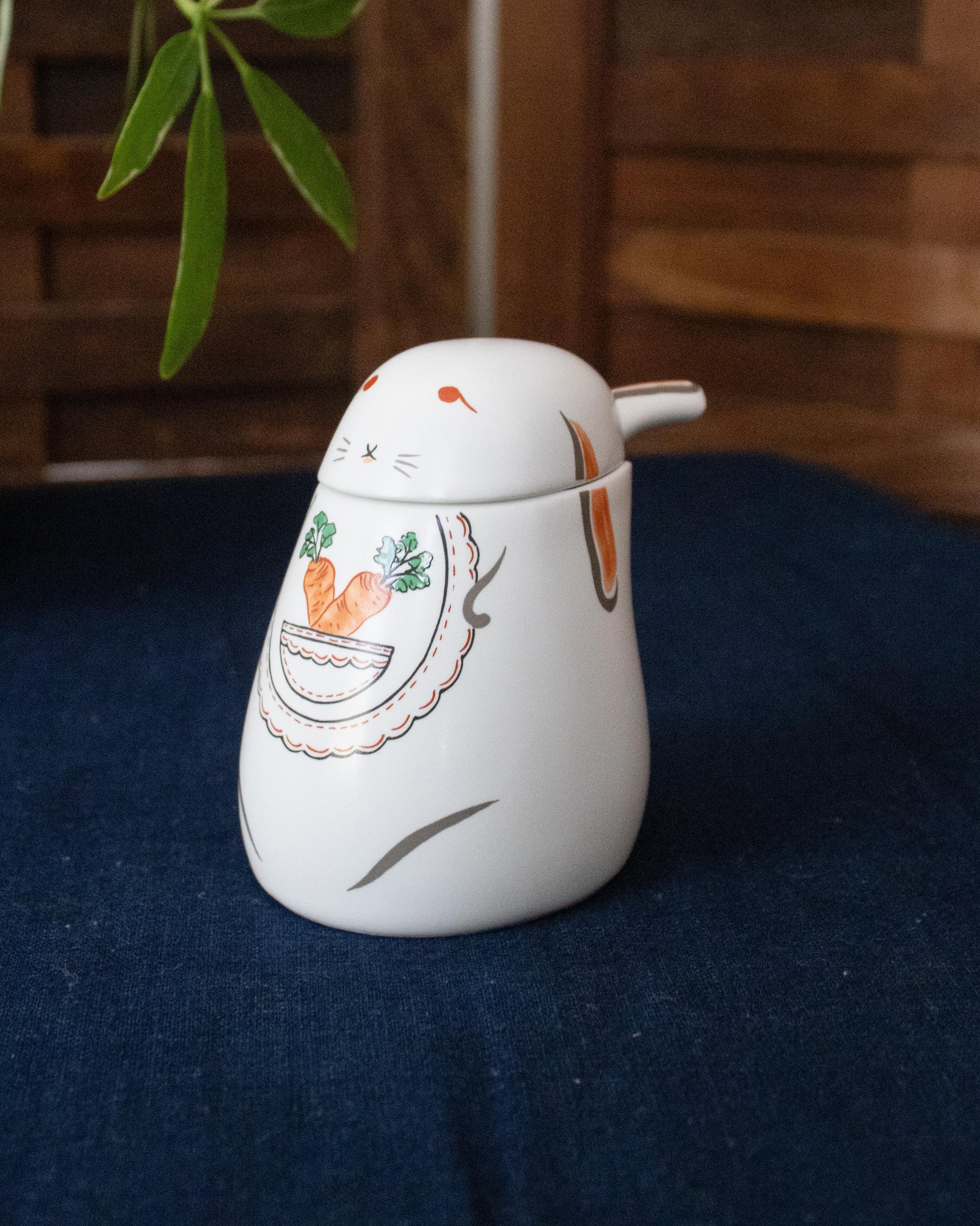 Soy Sauce Dispenser, Small Apron Usagi