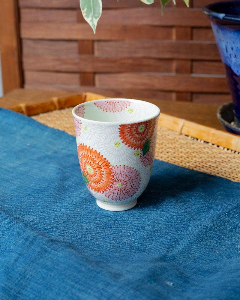 Teacup, Chrysanthemum