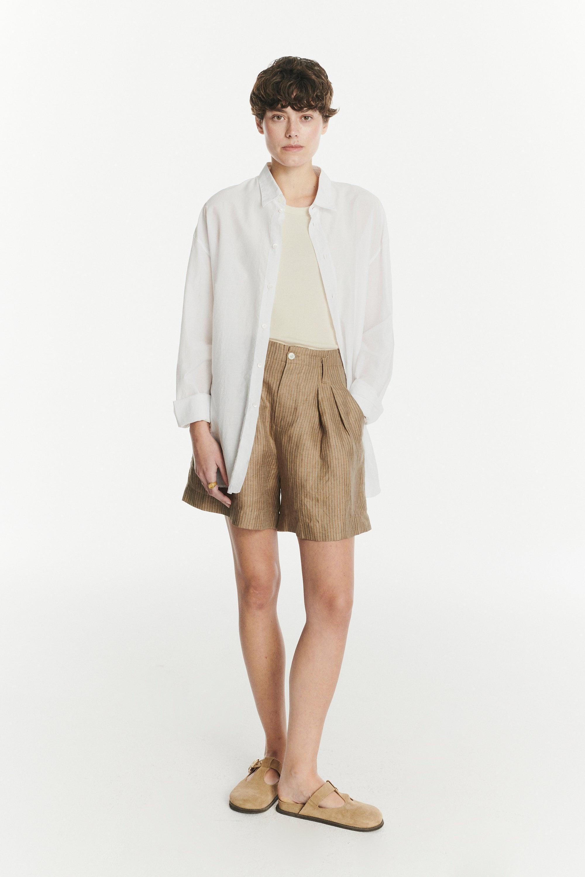 Shorts in a Light Brown Striped Fine Fluid Italian Traceable Linen