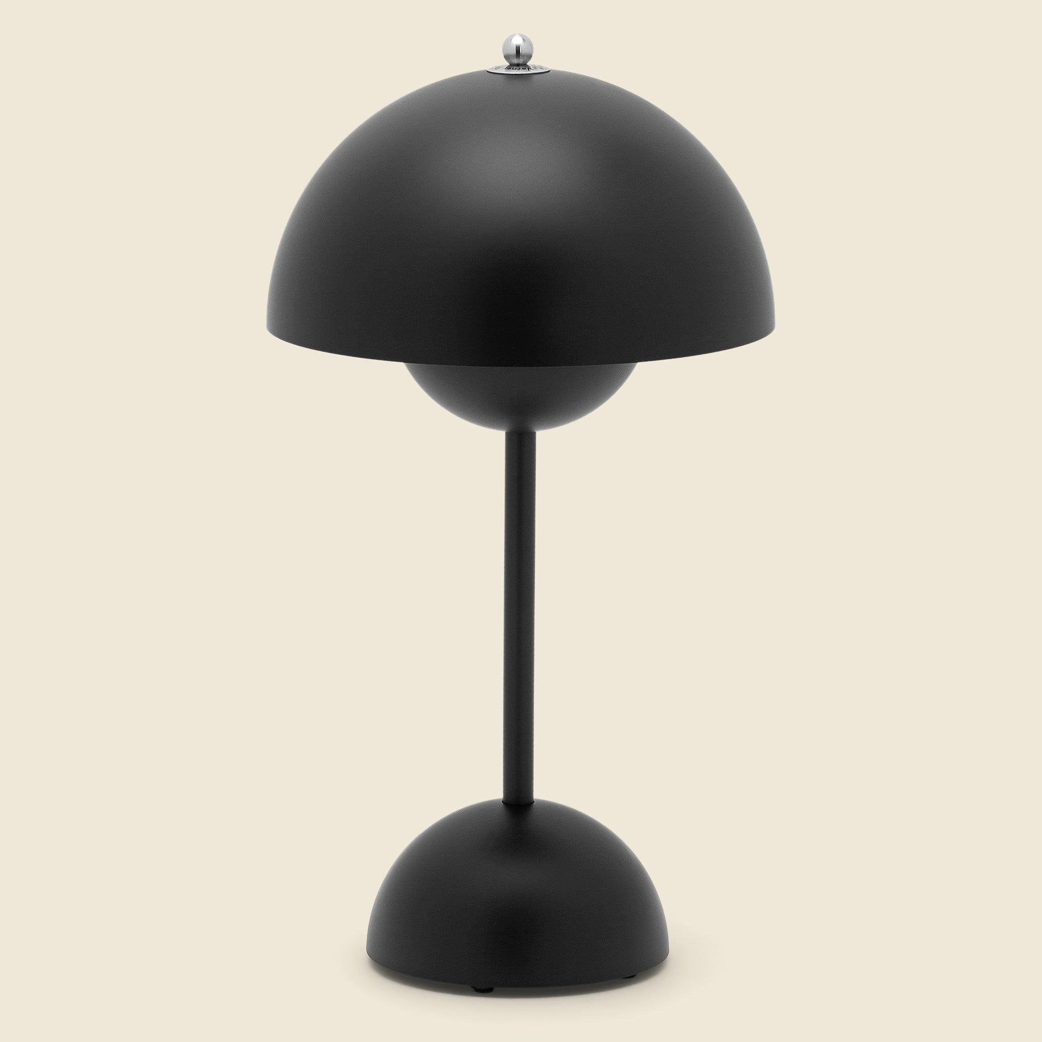 Flowerpot Table Lamp - Matte Black