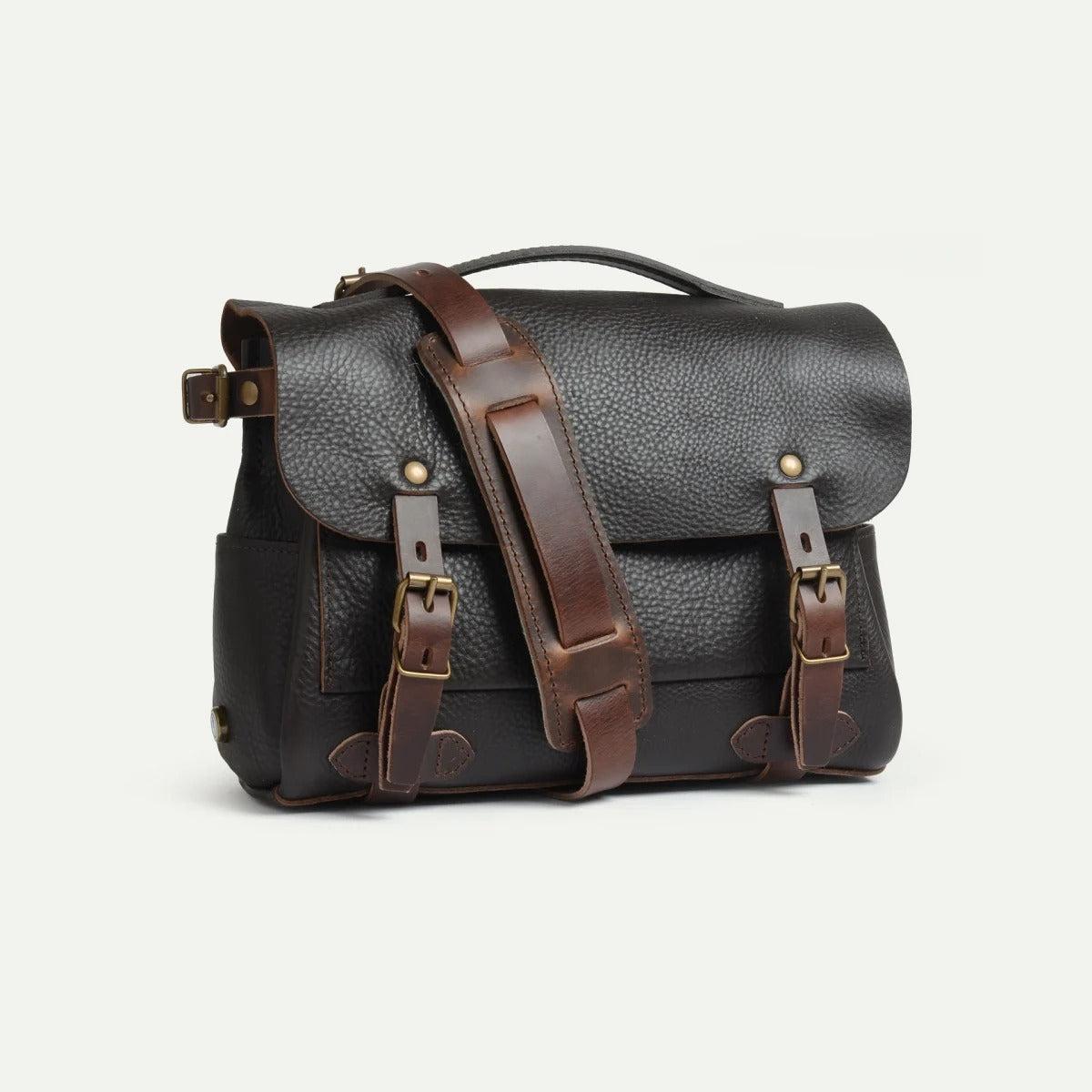 Postman Bag Eclair S Dark Brown 伊克萊深咖啡皮革小號郵差包