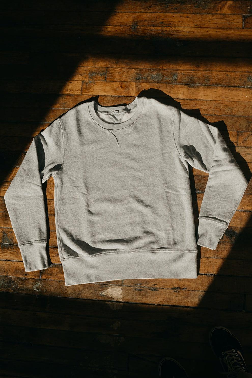 Crewneck Sweatshirt Heather Grey 淺灰色圓領復古衛衣
