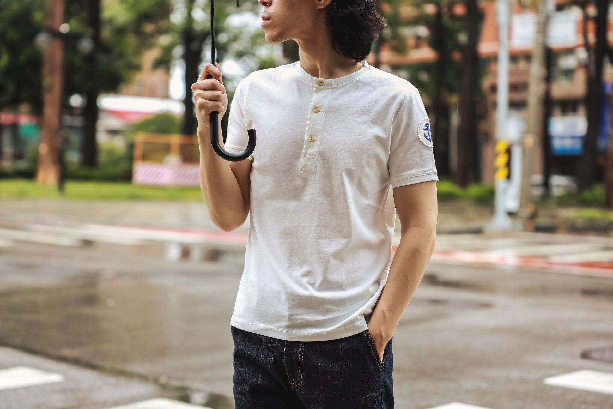 Serafino Tee Sirena White／美人魚圖樣 真牛角釦 亨利領 白