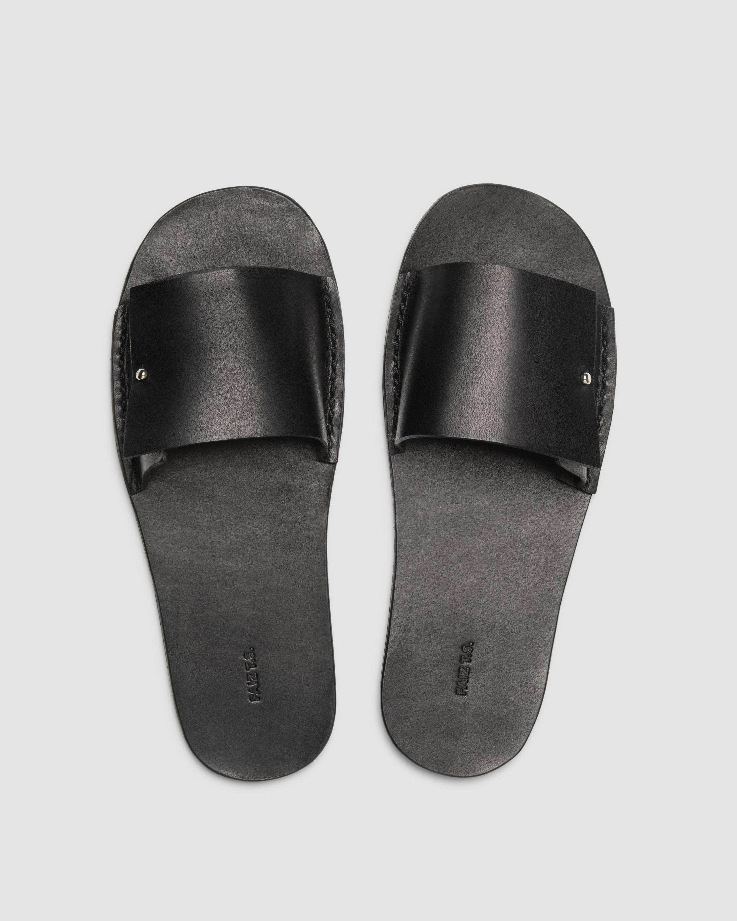 Uchi Cowhide Leather House Shoe