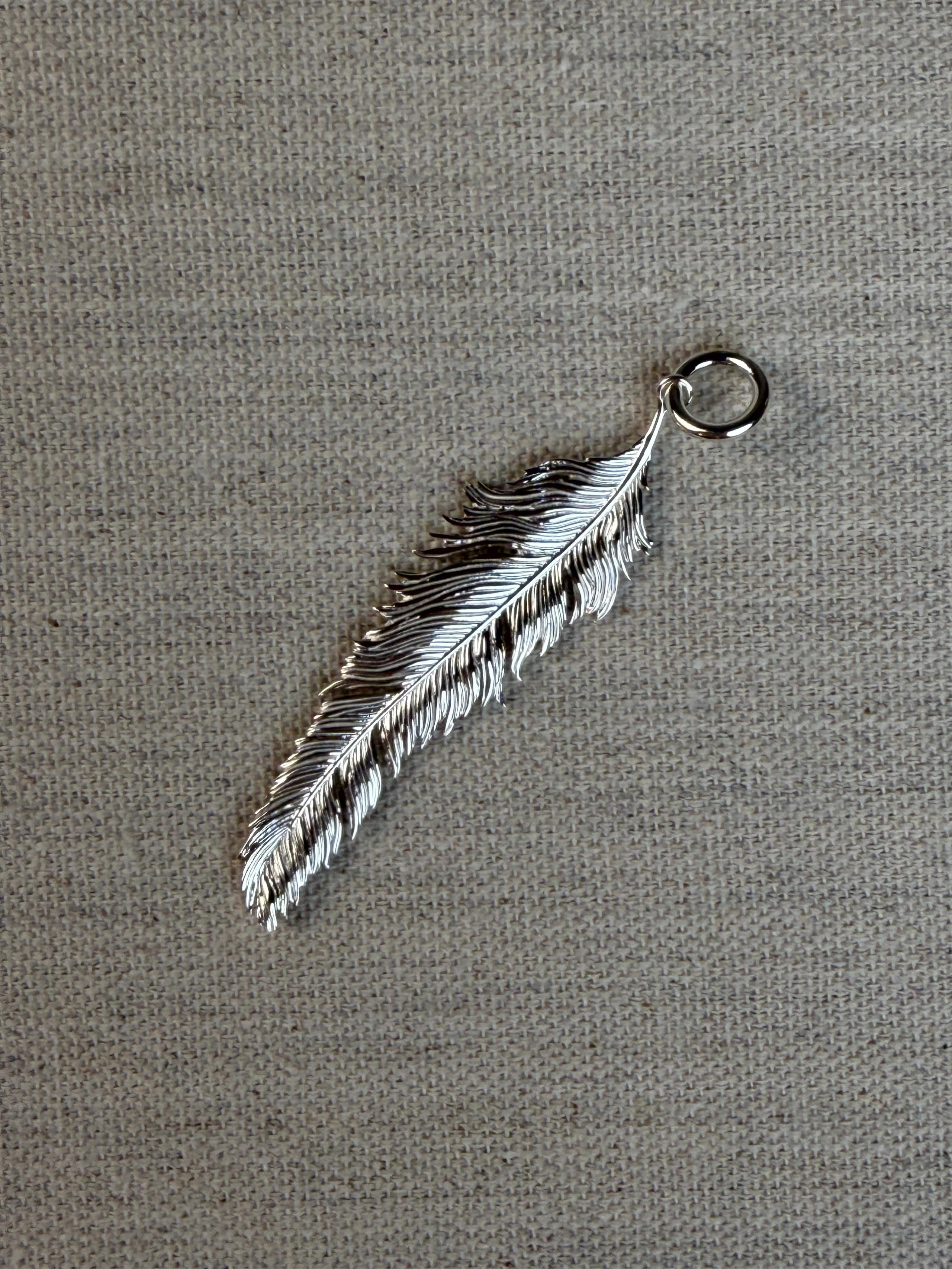 Skata Skata Big Feather Pendant