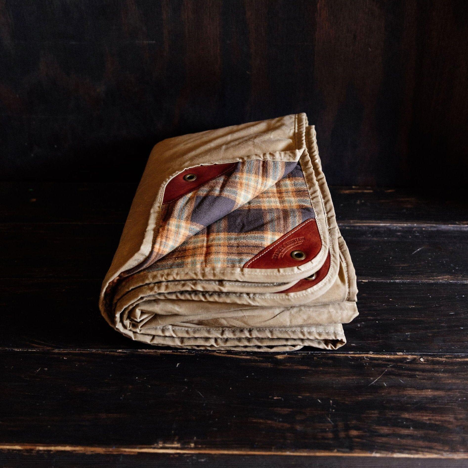 Insulated Waxed Camp Blanket - Field Tan