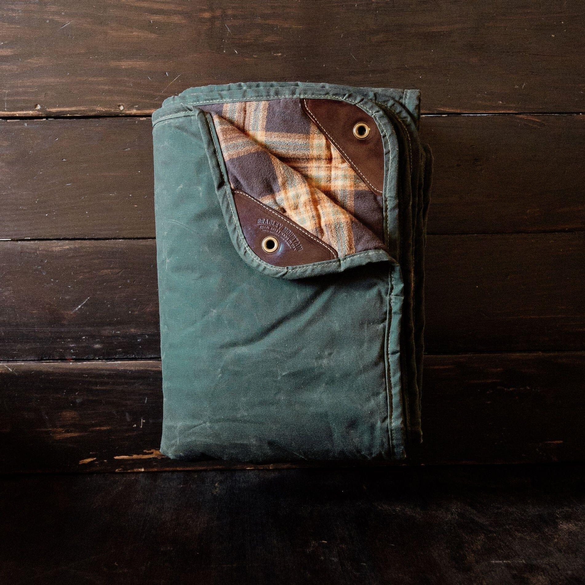 Insulated Waxed Camp Blanket - Forest