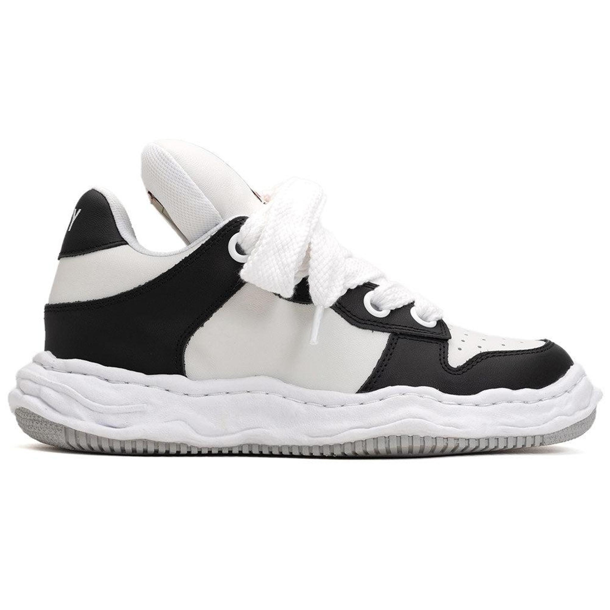 WAYNE OG Sole Leather Puffer Low-Top Sneaker 'Black / White'