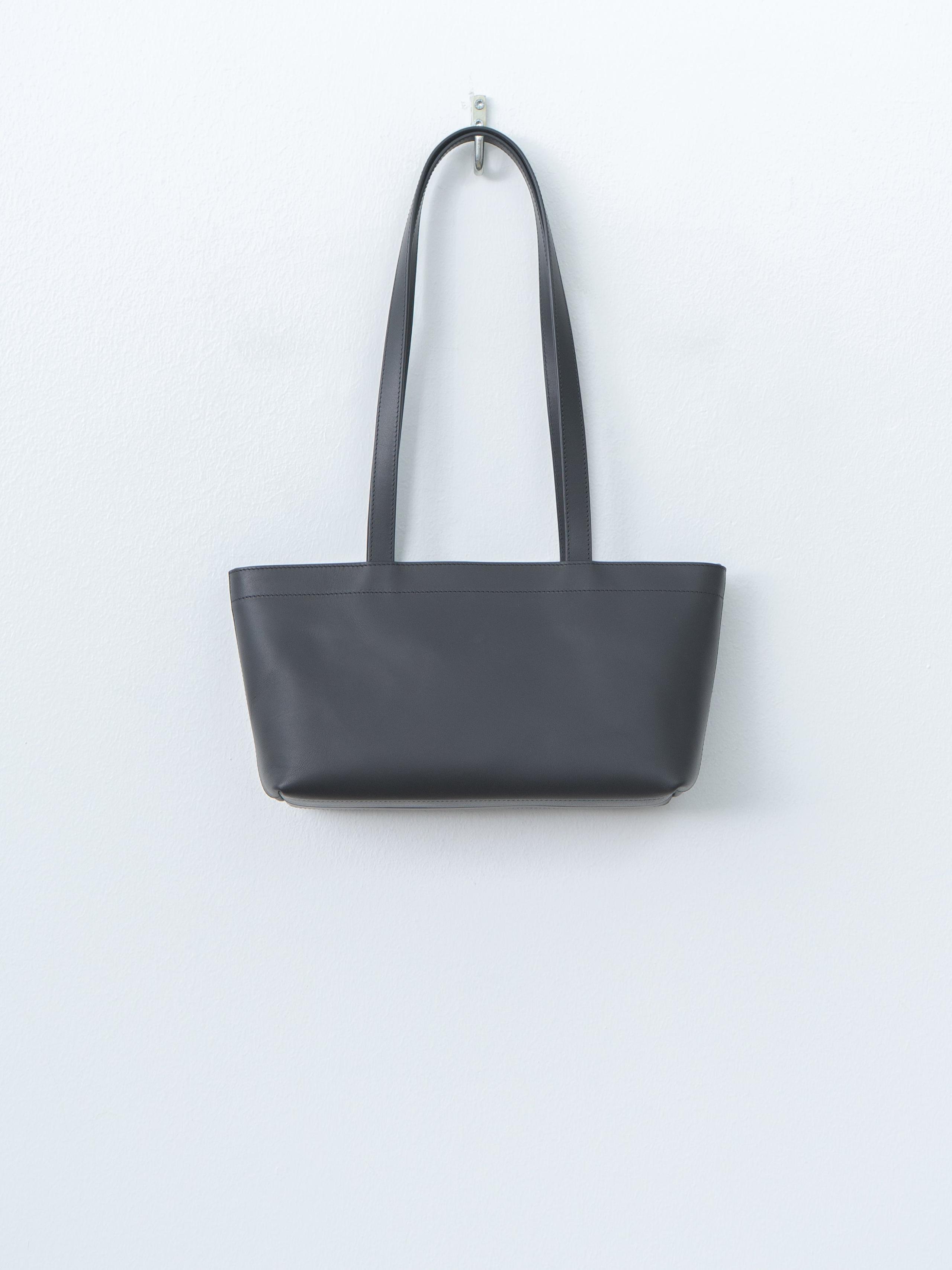 GE09 Long Handle Zipper Tote S - Black