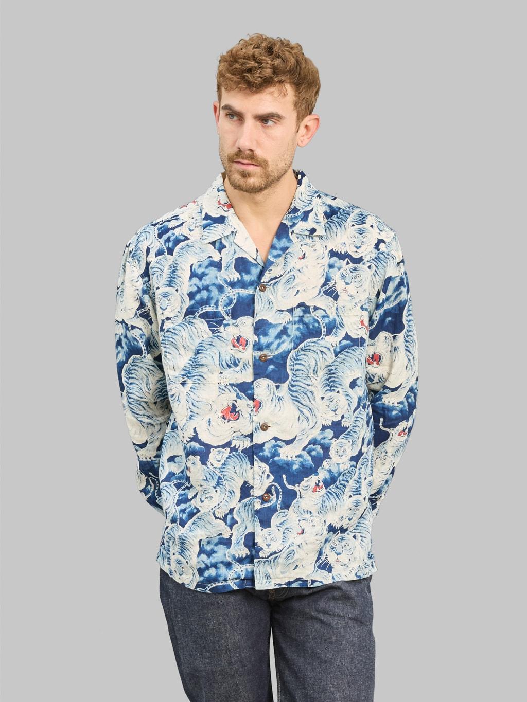 "Hyaku Tora (Hundred Tigers)" Linen Shirt Blue