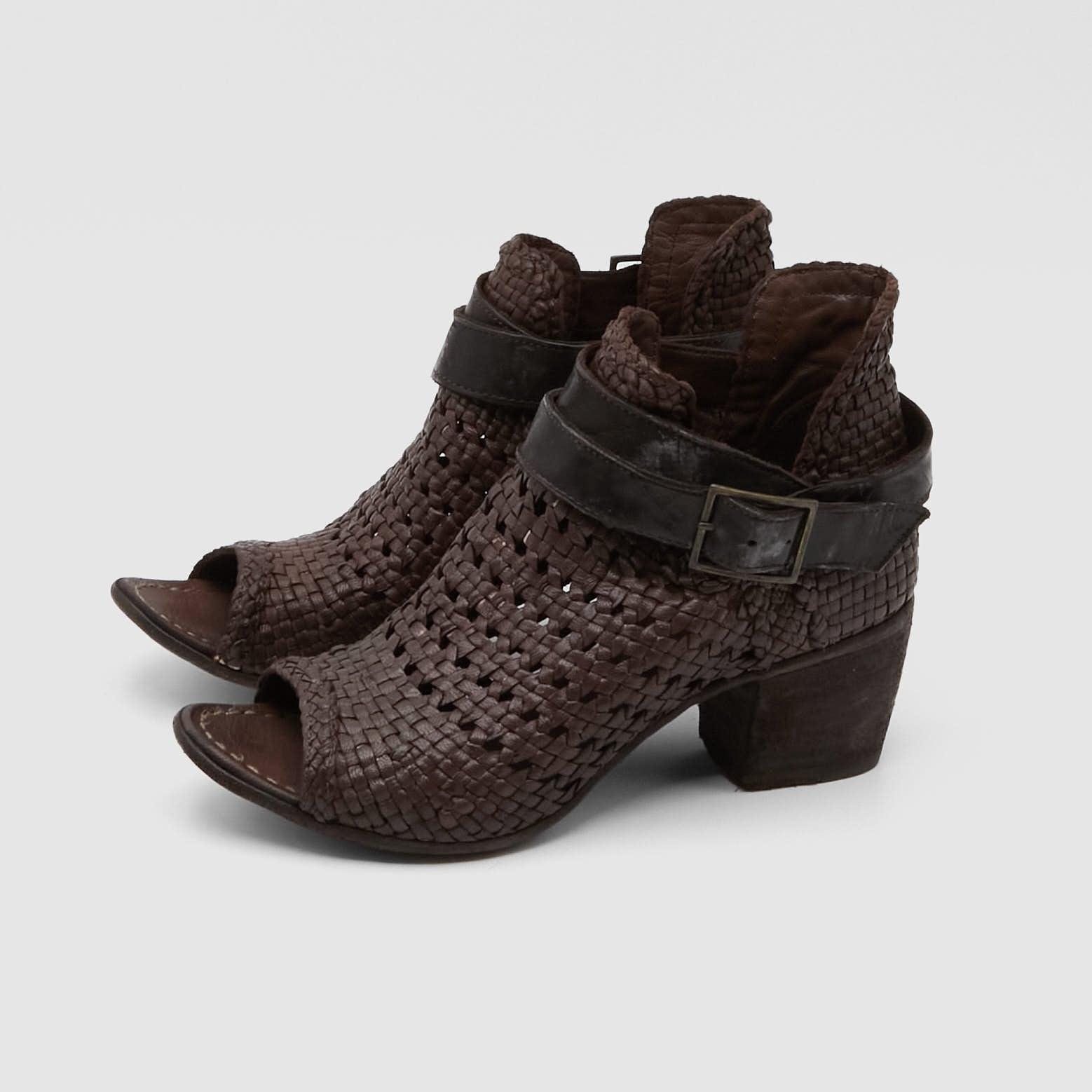 Ladies Braided Ankle Sandals
