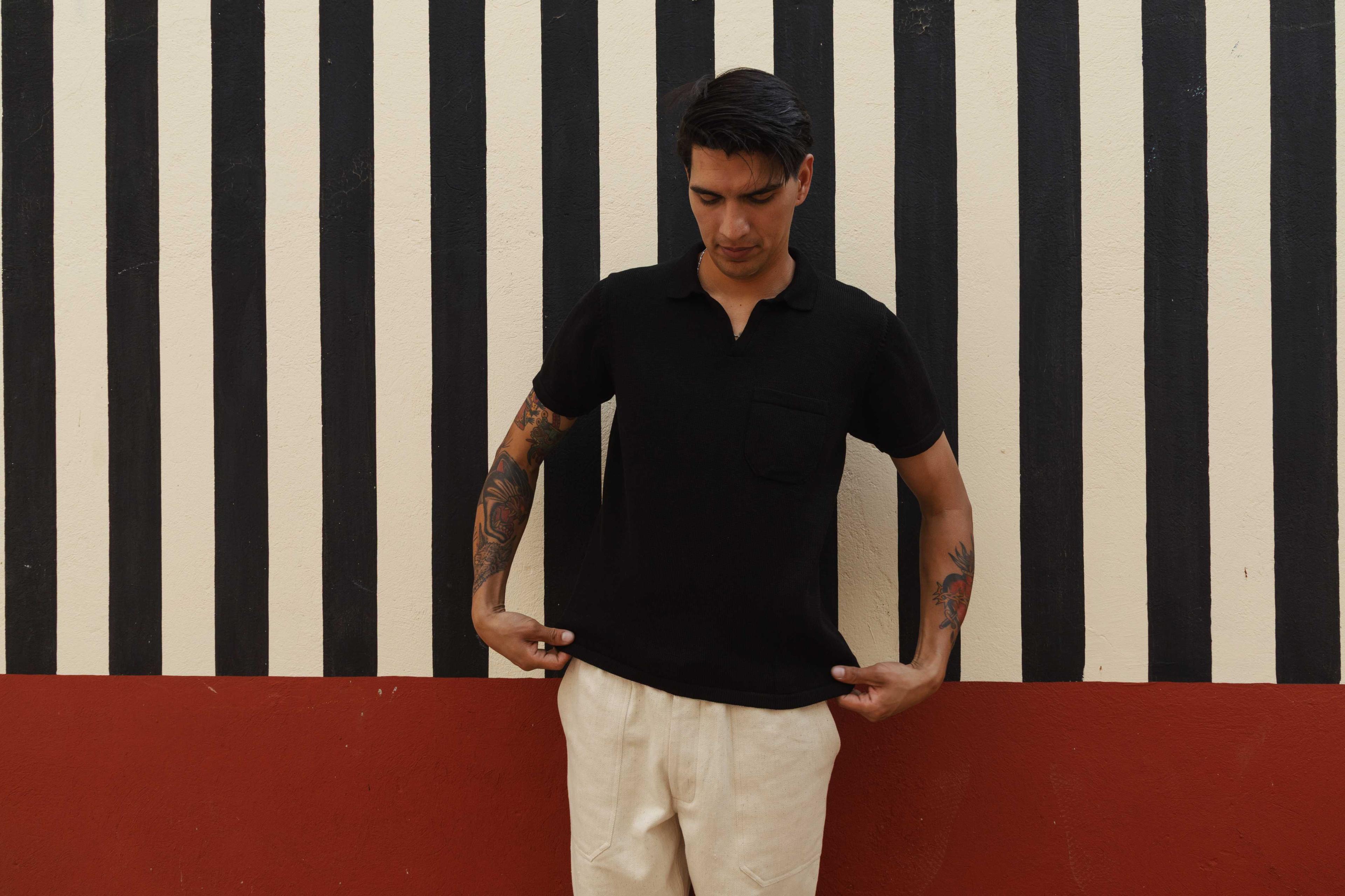 MANBIR JOHNNY COLLAR SS KNIT TEE IN BLACK