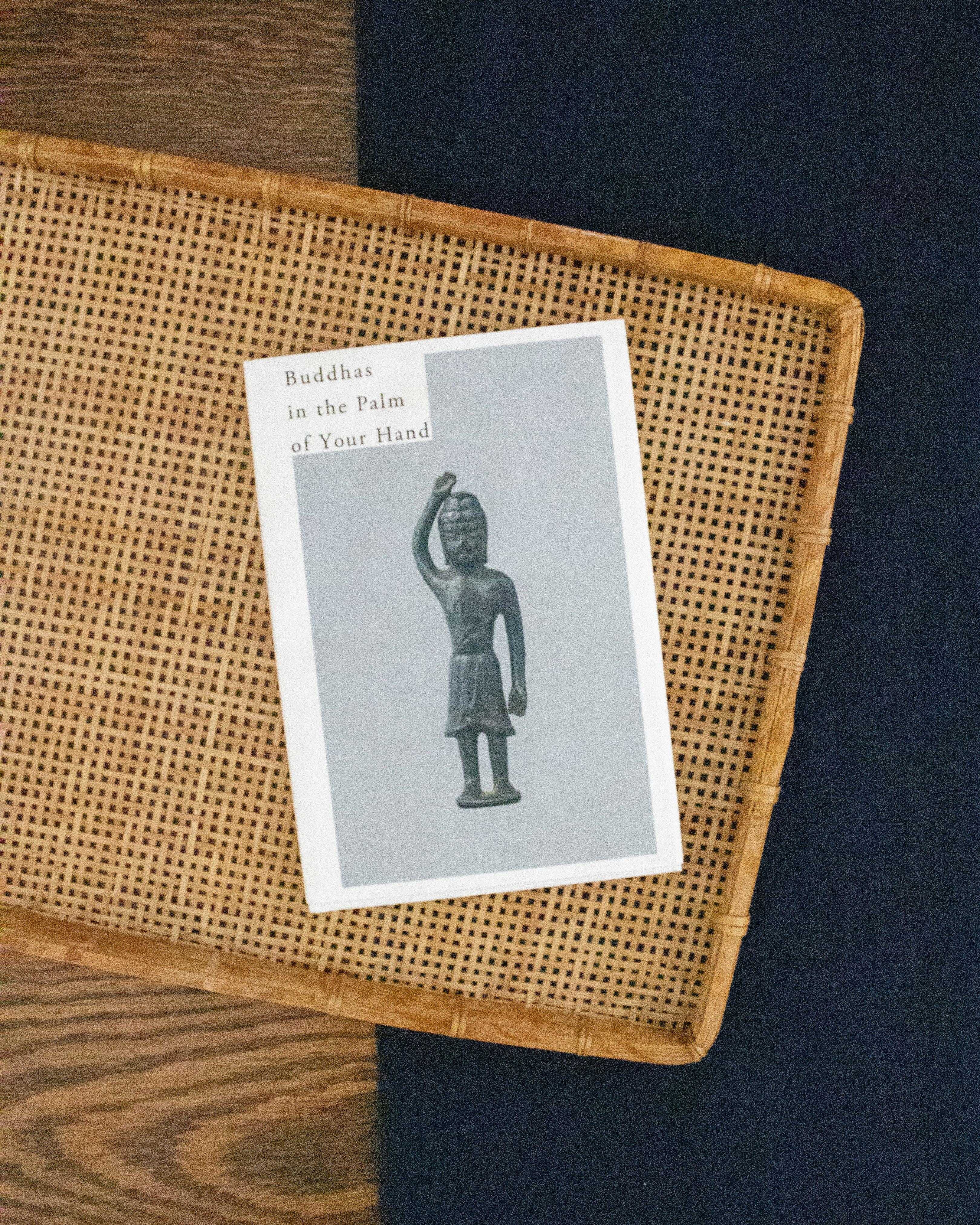 ENG/JPN: Buddhas in the Palm of Your Hand