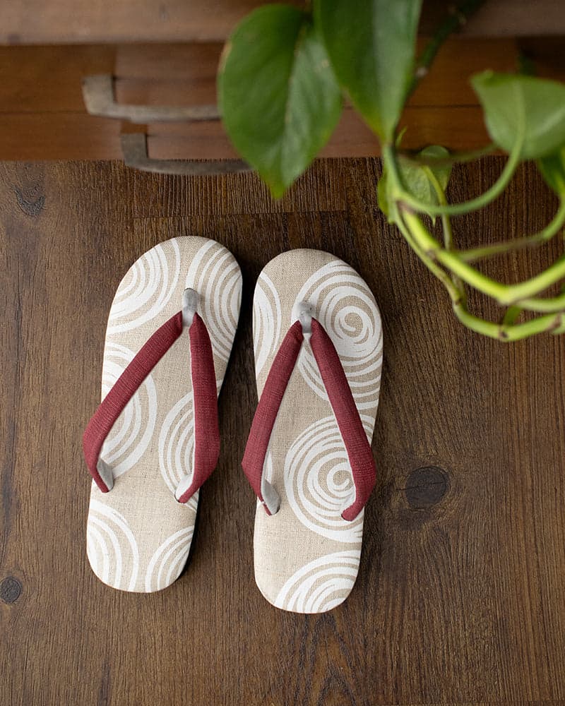 , Setta Sandals, Beige and White Swirl with Red Hanao