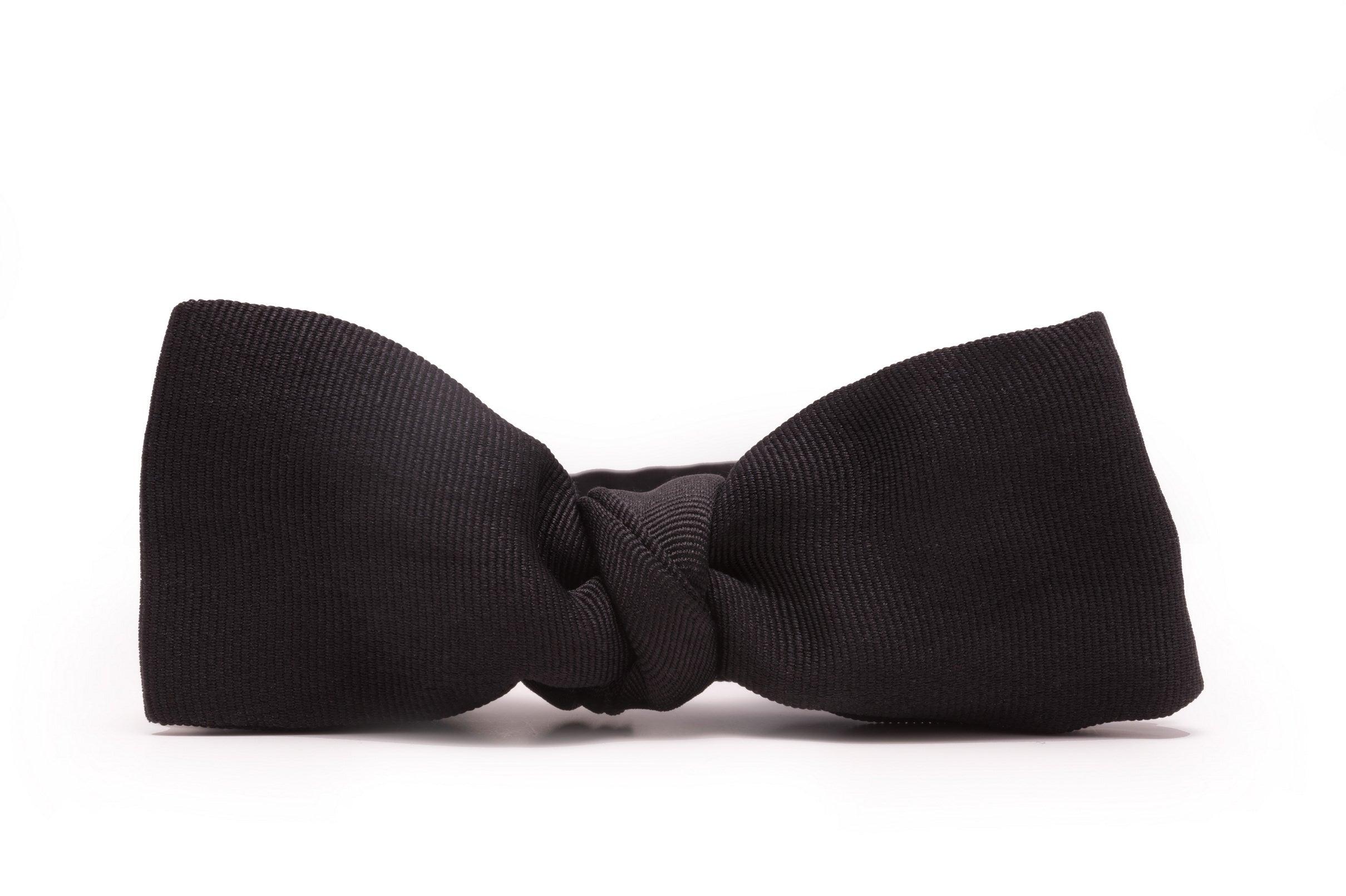 Black Batwing Silk Faille Grosgrain Bow Tie