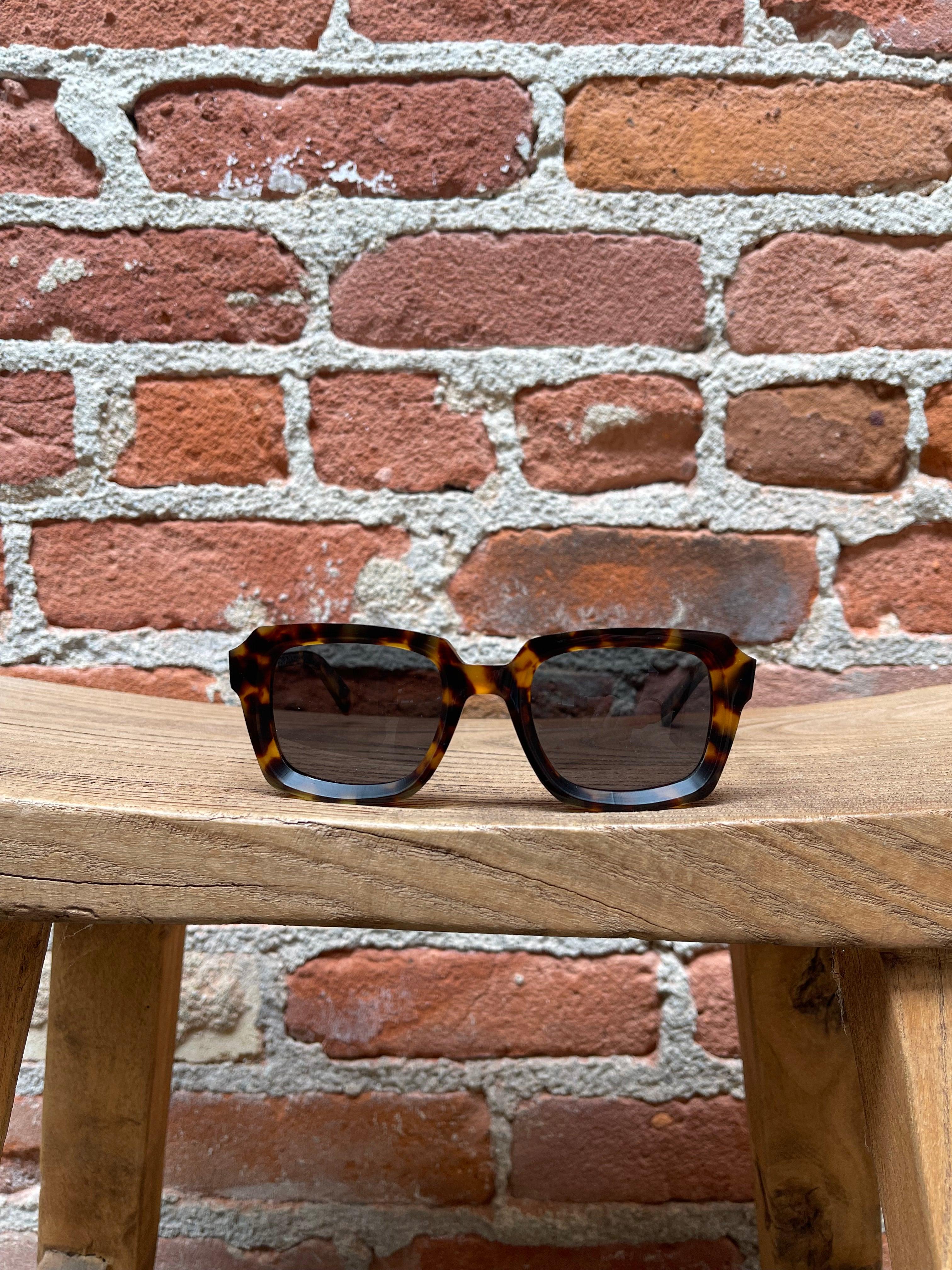 Square SP-02 Tortoise/Green