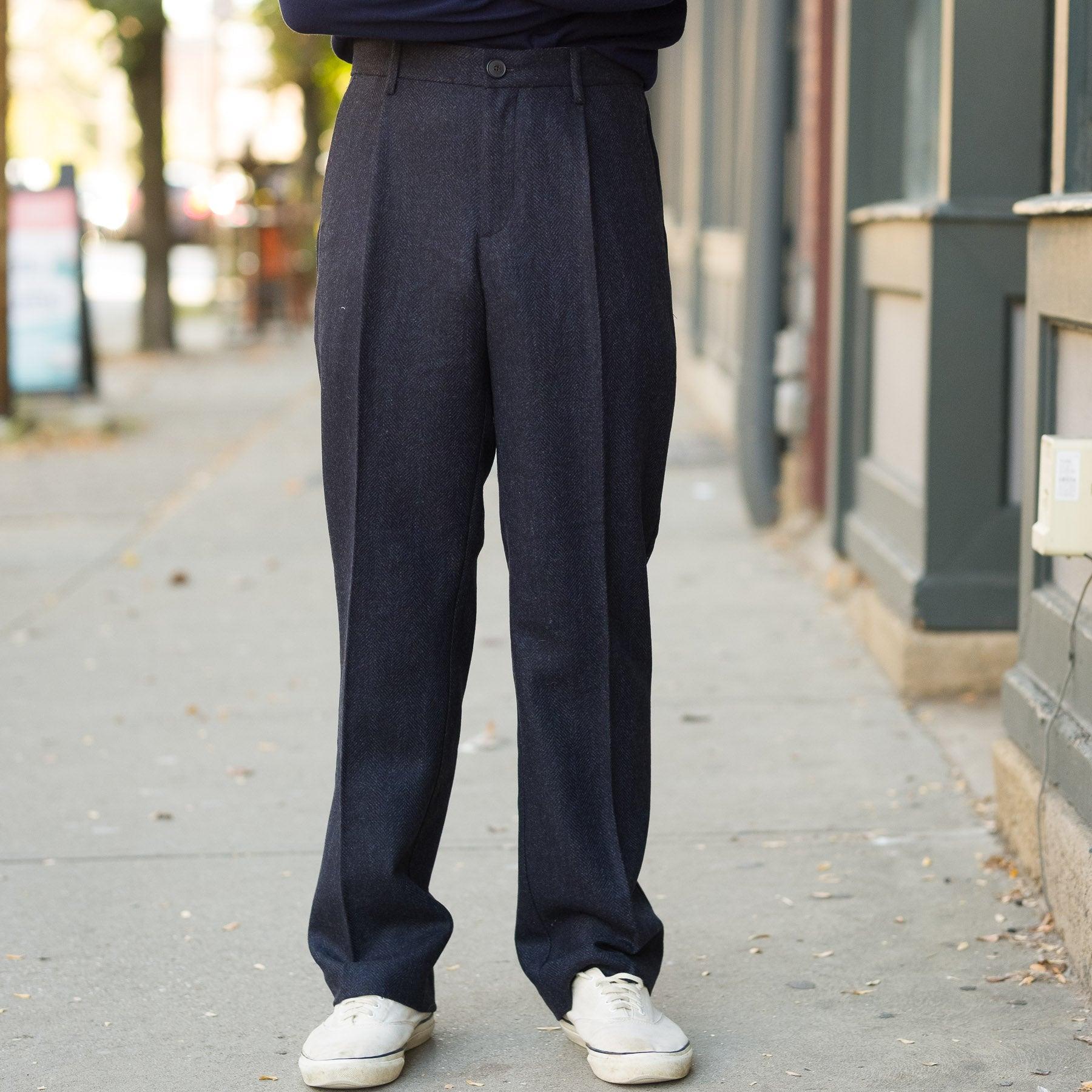 Herringbone Single Pleat Trouser in Navy